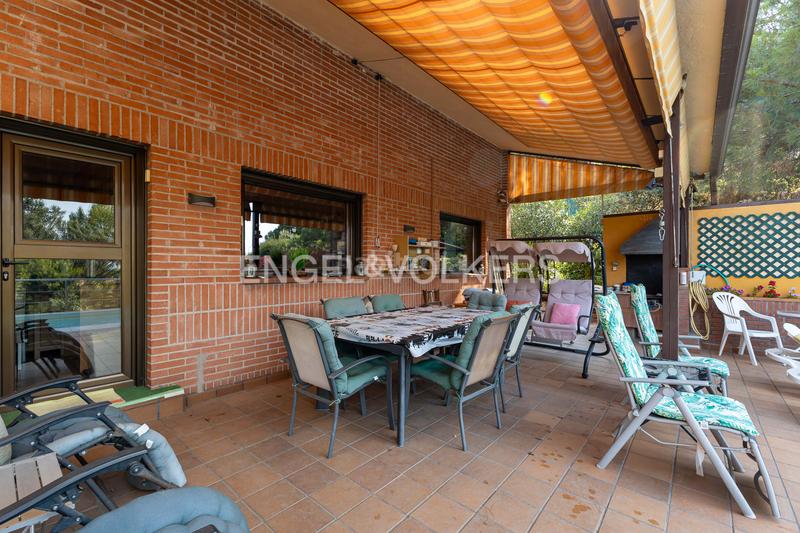 Foto 39a68a3b-7c9c-4e75-b3fe-f45e54fe0b84. Casa amb calefacció aparcament a Parquelagos-Puente Nuevo Galapagar