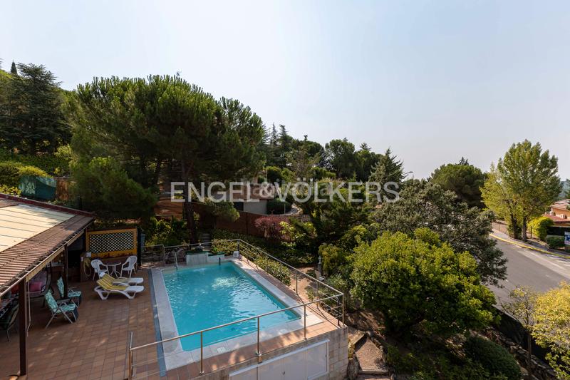 Foto 5f3014e5-7109-4d76-835c-06c5e9dcf962. Casa amb calefacció aparcament a Parquelagos-Puente Nuevo Galapagar