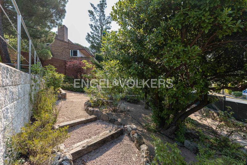 Foto 624b0f20-0fa5-4146-9786-41f2c6a58746. Casa amb calefacció aparcament a Parquelagos-Puente Nuevo Galapagar