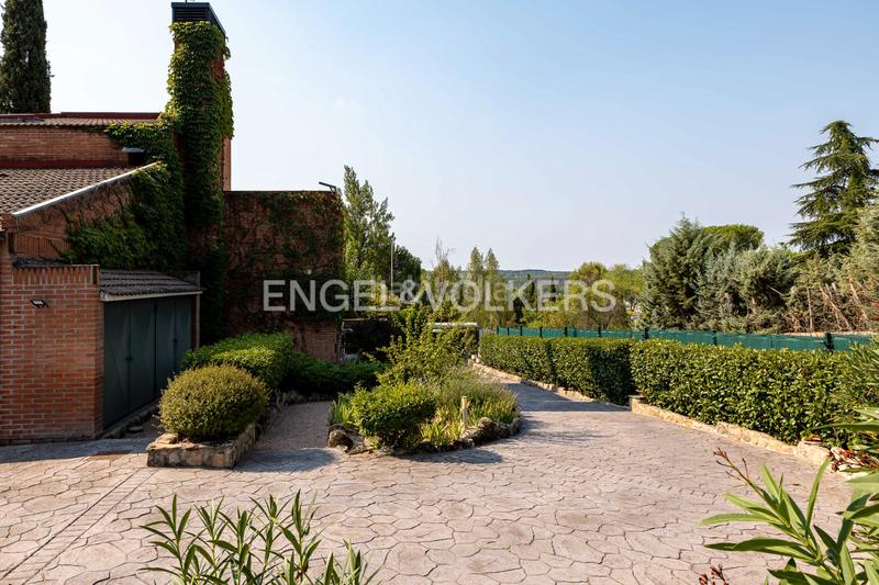 Foto 6f3dc447-f913-4e37-a309-20c09f8f8882. Casa amb calefacció aparcament a Parquelagos-Puente Nuevo Galapagar