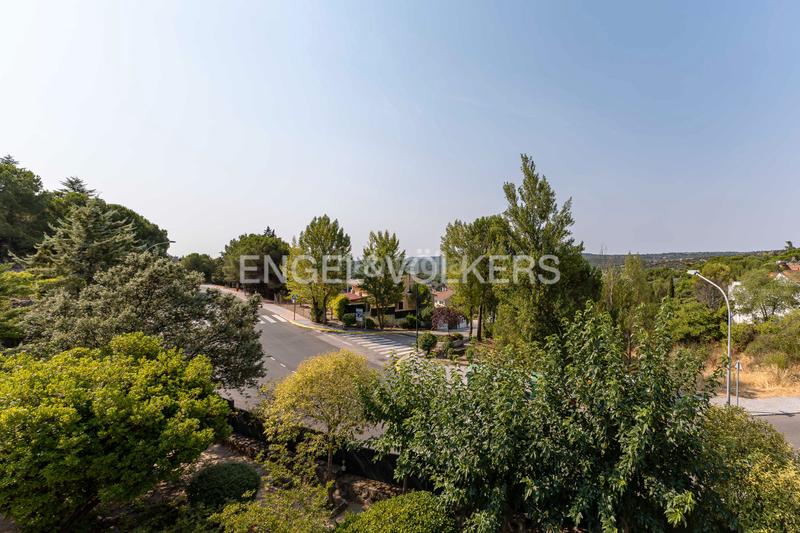 Foto 8530c9f6-de23-457b-ad60-a9e82e981f36. Casa amb calefacció aparcament a Parquelagos-Puente Nuevo Galapagar