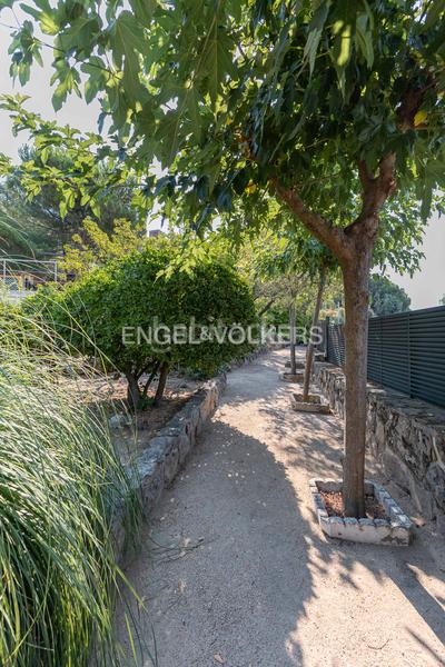 Foto 8d65d28f-cb1b-46e9-8947-8b701038f0ee. Casa amb calefacció aparcament a Parquelagos-Puente Nuevo Galapagar