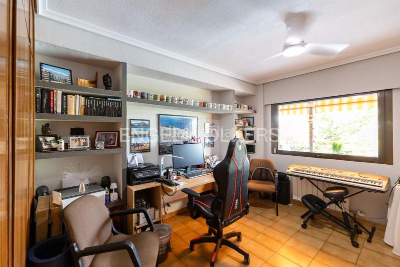 Foto 9f040137-cb79-4e87-ab55-114acad60f13. Casa amb calefacció aparcament a Parquelagos-Puente Nuevo Galapagar