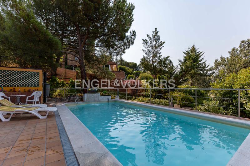 Foto a19db56b-a6f0-4582-bf20-01d356d011f2. Casa amb calefacció aparcament a Parquelagos-Puente Nuevo Galapagar