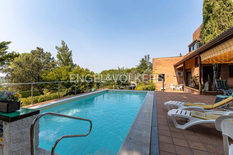 Foto becee0c1-deb6-4839-b0c6-0f0ddc24ffd6. Casa amb calefacció aparcament a Parquelagos-Puente Nuevo Galapagar