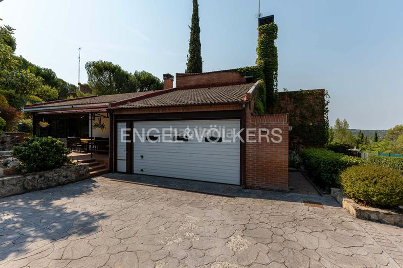 Foto dd753c80-c575-4980-94c6-73b9d30250e9. Casa amb calefacció aparcament a Parquelagos-Puente Nuevo Galapagar