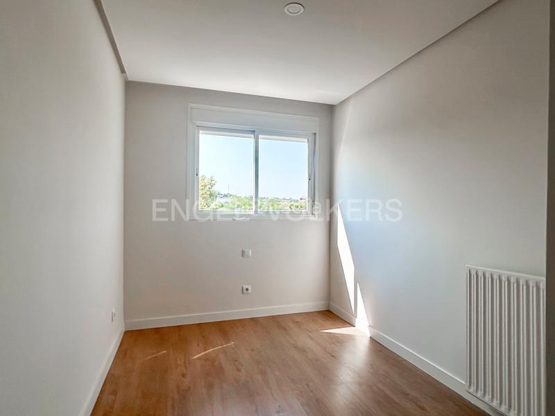Foto c4b669c8-3ee6-4bd6-a821-d316dda9ef01. Apartament amb calefacció aparcament piscina a Norte Alcobendas