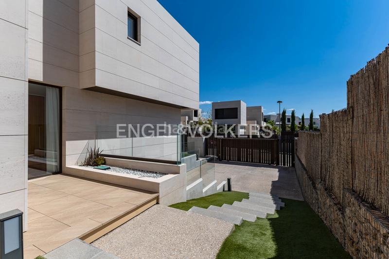 Foto 541d4ef3-c789-4aa4-a72b-635ab7ca5adb. Alquiler casa magnífico chalet en alquiler en satélites en Majadahonda