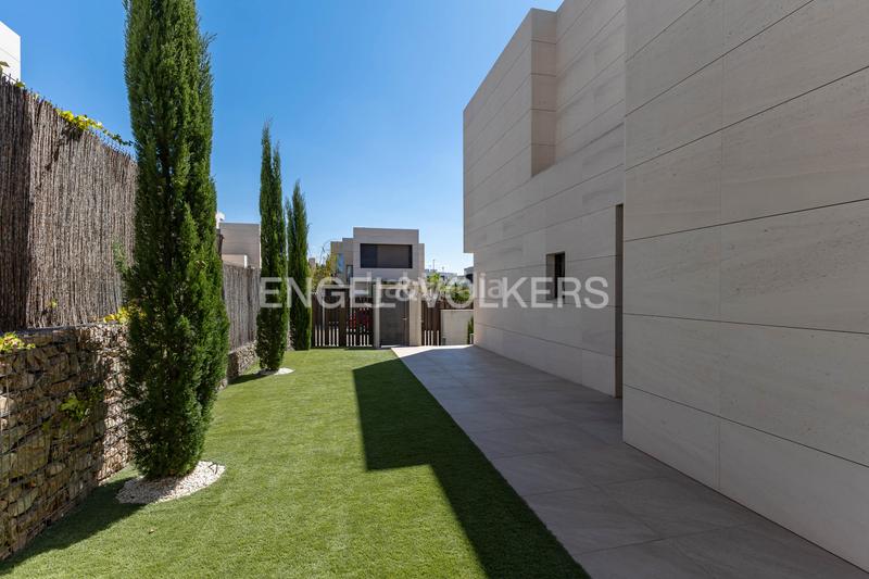 Foto 9d653444-b14d-4335-b9ca-9faeab41aff5. Alquiler casa magnífico chalet en alquiler en satélites en Majadahonda