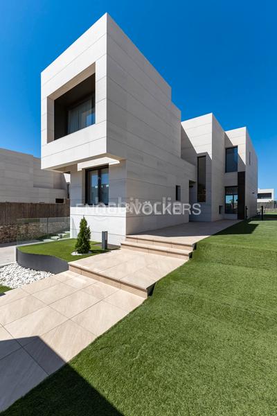 Foto f15da99c-a35d-4c25-b864-8c0d7fc2452b. Alquiler casa magnífico chalet en alquiler en satélites en Majadahonda