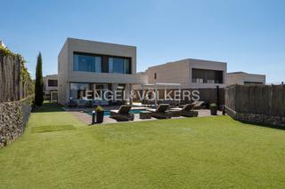 Lloguer Casa  Calle electra. Magnífico chalet en alquiler en satélites
