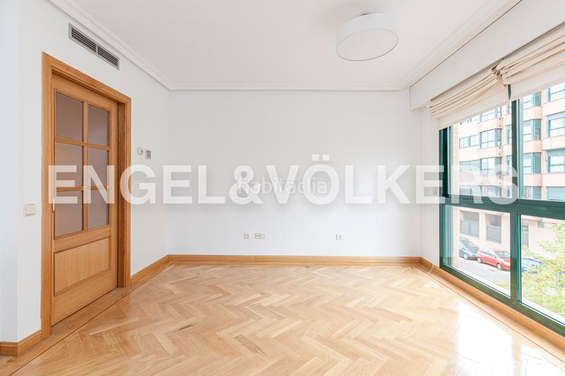 Foto 5e48e704-29d2-497b-942f-5bd8ad872247. Lloguer apartament amb calefacció aparcament piscina a Madrid