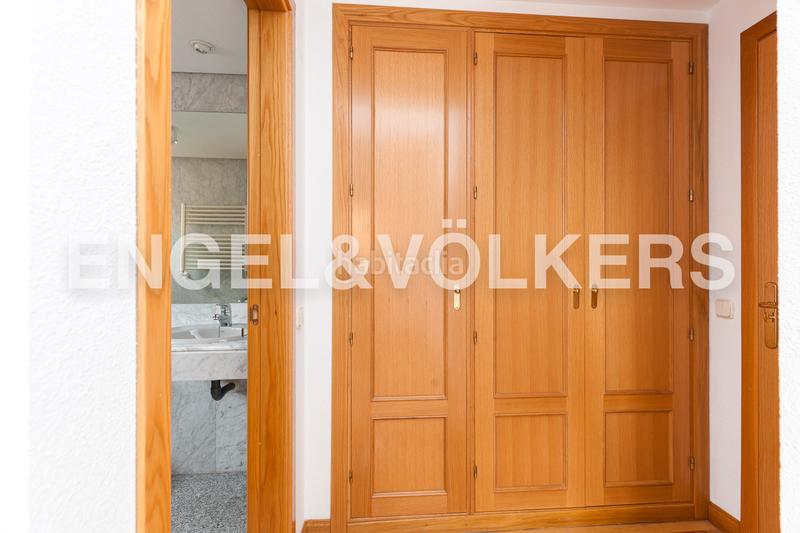 Foto 7b4d6230-e94a-4e2a-a01a-944c509b1dfc. Lloguer apartament amb calefacció aparcament piscina a Madrid