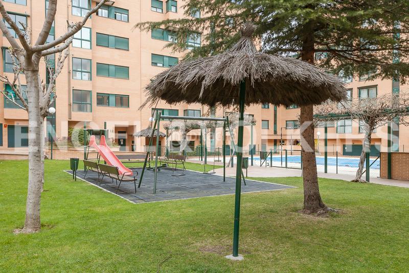 Foto c3702f64-0f56-4881-9ba5-644c9d49d485. Lloguer apartament amb calefacció aparcament piscina a Madrid