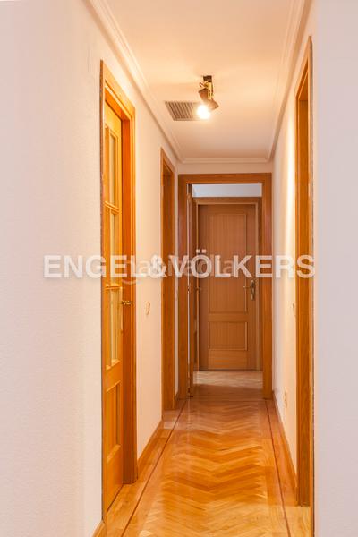 Foto cc884975-9990-41d4-8ed8-bfb7fe29c82c. Lloguer apartament amb calefacció aparcament piscina a Madrid