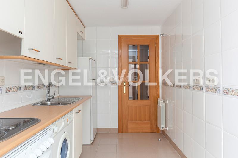 Foto ccbb09db-da25-47fe-9643-21916b2b50bd. Lloguer apartament amb calefacció aparcament piscina a Madrid