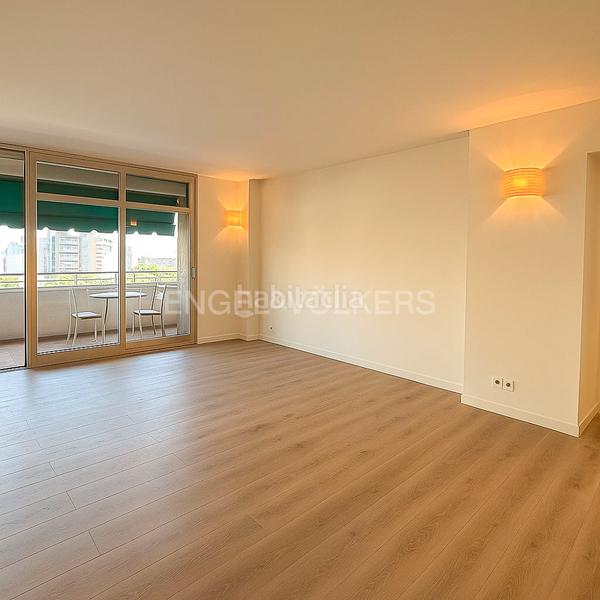 Foto aae850c8-f0ba-42e5-a3f6-e08a40c527ee. Alquiler apartamento piso amplio y luminoso, tres dormitorios y trastero en Costillares. en Madrid