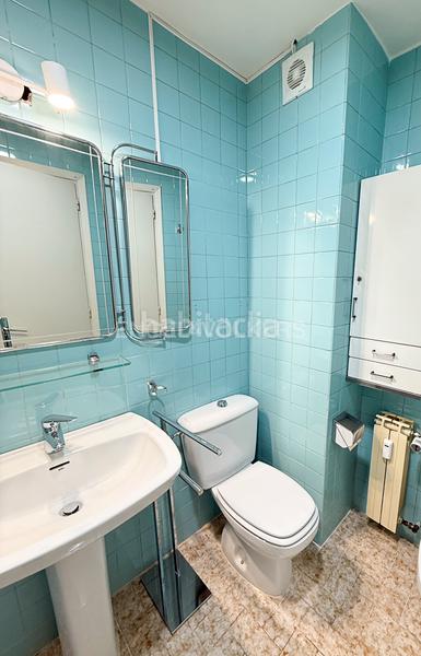 Foto af8c8a96-6e87-401a-aafa-102dbe05df7a. Alquiler apartamento piso amplio y luminoso, tres dormitorios y trastero en Costillares. en Madrid