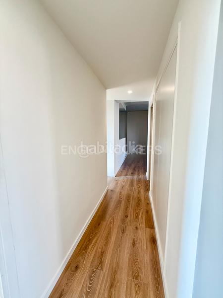 Foto c1ca283c-aba6-498a-be99-baebaaa06018. Alquiler apartamento piso amplio y luminoso, tres dormitorios y trastero en Costillares. en Madrid