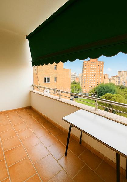 Foto ffca2c64-6742-442a-a4b4-888a8bfaa5ad. Alquiler apartamento piso amplio y luminoso, tres dormitorios y trastero en Costillares. en Madrid
