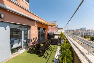 Àtic a Las Tablas. Exclusivo atico reformado con terraza  en las tablas