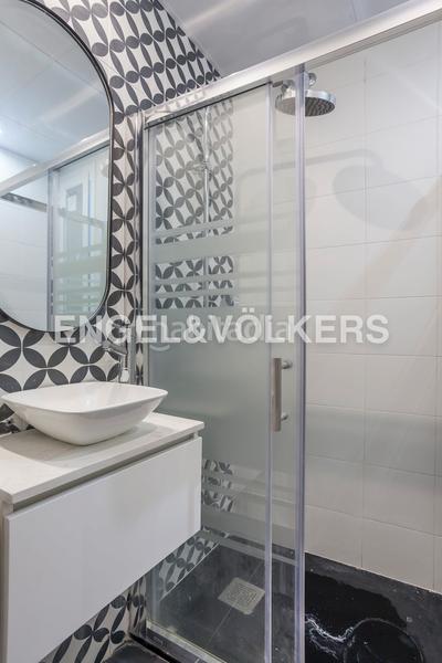 Foto 1f90ce04-1350-4c5d-9be3-e965e31ea6c4. Alquiler apartamento exclusivo apartamento histórico modernizado en Sol, lujo urbano y confort en el corazón cultural de la ciudad en Madrid