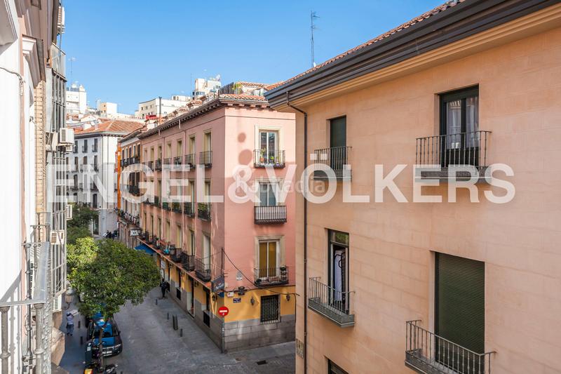 Foto 2c71e53b-59b0-4ed9-8896-c7d948b384f8. Alquiler apartamento exclusivo apartamento histórico modernizado en Sol, lujo urbano y confort en el corazón cultural de la ciudad en Madrid