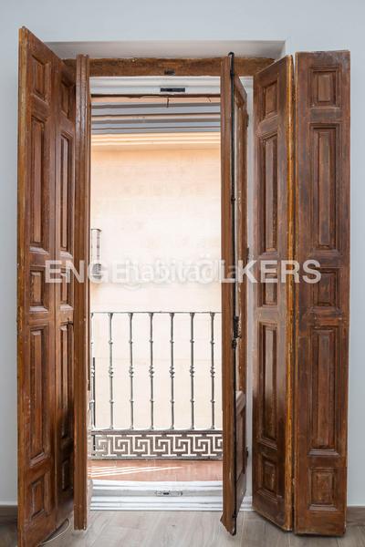 Foto 560ad9c3-3c90-4f09-9710-1c543b3343cf. Alquiler apartamento exclusivo apartamento histórico modernizado en Sol, lujo urbano y confort en el corazón cultural de la ciudad en Madrid