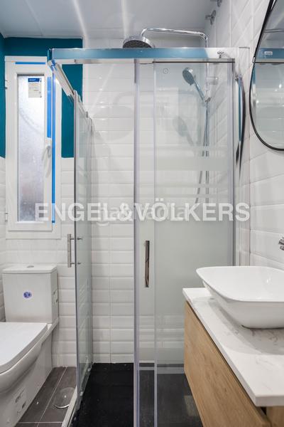 Foto 8b29500d-89e8-4992-9f84-c4d08889684a. Alquiler apartamento exclusivo apartamento histórico modernizado en Sol, lujo urbano y confort en el corazón cultural de la ciudad en Madrid
