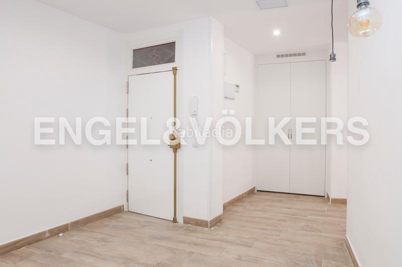 Foto a35410ff-ab1e-4e82-9b7a-2ae2ee10cb77. Alquiler apartamento exclusivo apartamento histórico modernizado en Sol, lujo urbano y confort en el corazón cultural de la ciudad en Madrid