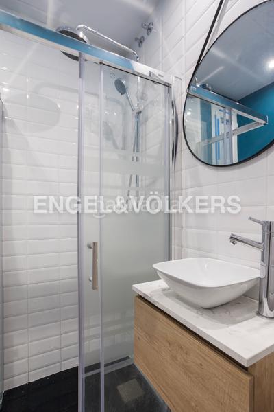 Foto cc77d34f-6451-47b2-89f4-4993de34bec0. Alquiler apartamento exclusivo apartamento histórico modernizado en Sol, lujo urbano y confort en el corazón cultural de la ciudad en Madrid