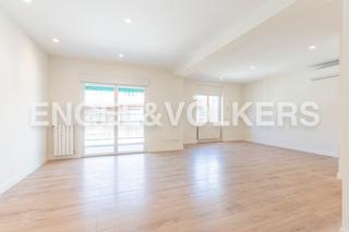 Apartament a Cuatro Caminos - Azca