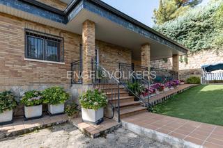Casa a Becerril de la Sierra. Casa con jardín espectacular en becerril de la sierra