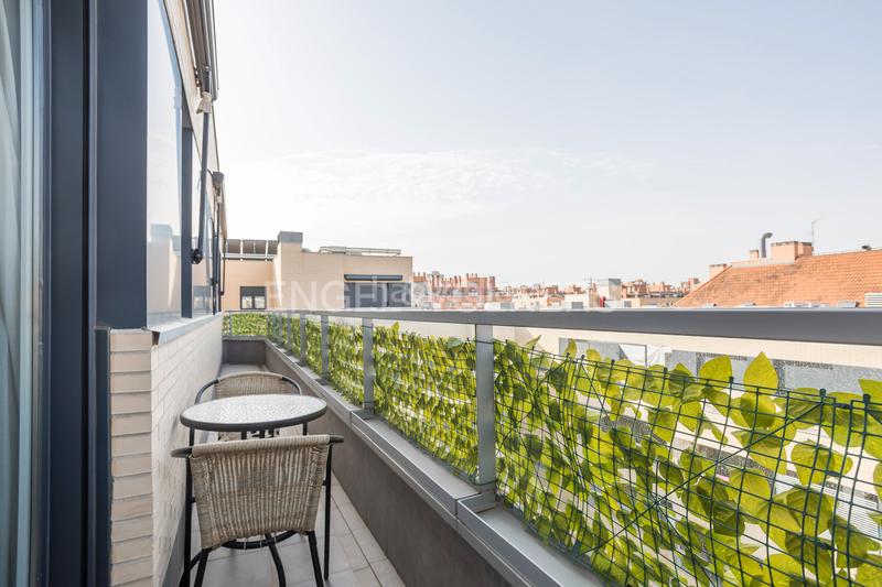 Foto 729e911e-d4a7-4804-9e05-fb29eaec2e80. Alquiler ático piso con terraza, piscina, garaje y trastero en Madrid