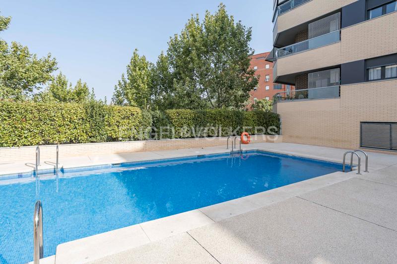 Foto 78184125-3557-4e6d-8f59-00f1ce9951d1. Alquiler ático piso con terraza, piscina, garaje y trastero en Madrid