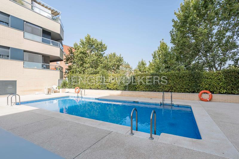 Foto d4a509c8-0df9-4fd7-af7b-4822c689883d. Alquiler ático piso con terraza, piscina, garaje y trastero en Madrid
