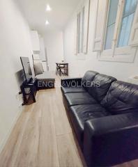 Lloguer Pis a Arapiles. Piso amueblado  de 3 habitaciones y 2 baños en chamberi ideal pa