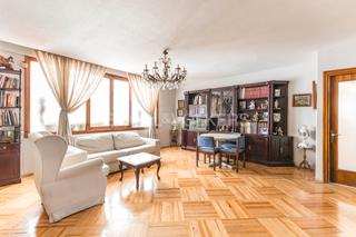 Apartament a Almagro. Piso a reformar en finca señorial con garaje y trastero en almag