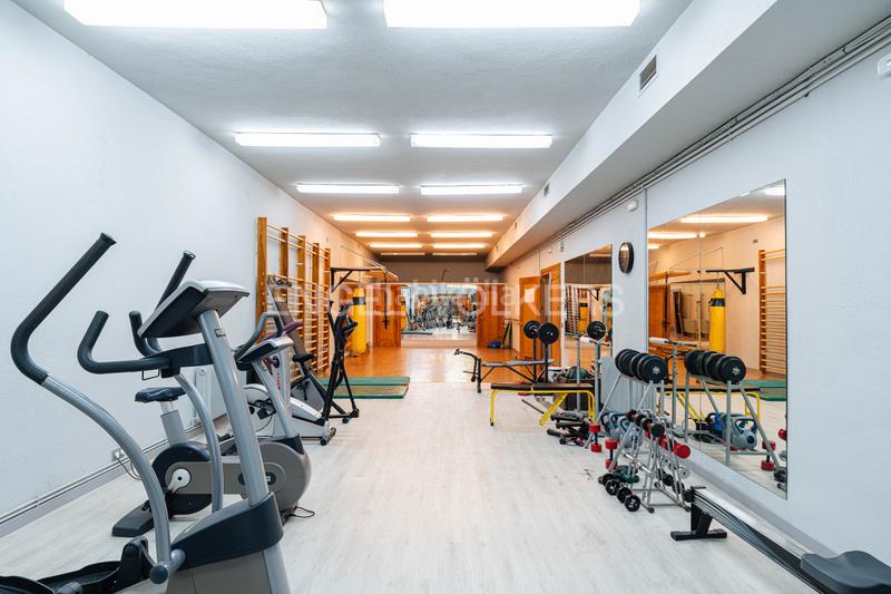 Foto 0a02cc95-84bb-40e4-9a25-6127d66ae42d. Maison avec chauffage parking piscine dans urbanización La Moraleja La Moraleja