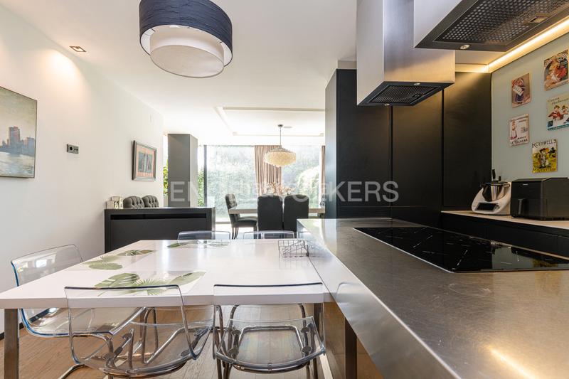 Foto 17864986-f707-4370-8b4f-fd0618cbe51e. Maison avec chauffage parking piscine dans urbanización La Moraleja La Moraleja