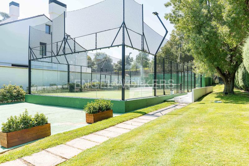 Foto 28f3ae66-01c7-484a-a495-dddb083eaad8. Maison avec chauffage parking piscine dans urbanización La Moraleja La Moraleja