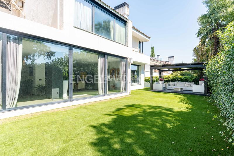 Foto 2b95aad2-bfe7-42f7-9533-9aa4a5d8612c. Maison avec chauffage parking piscine dans urbanización La Moraleja La Moraleja