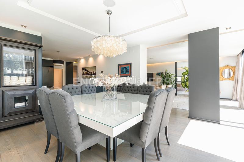 Foto 31e70430-442d-4d15-8bab-78fb93c7def5. Maison avec chauffage parking piscine dans urbanización La Moraleja La Moraleja