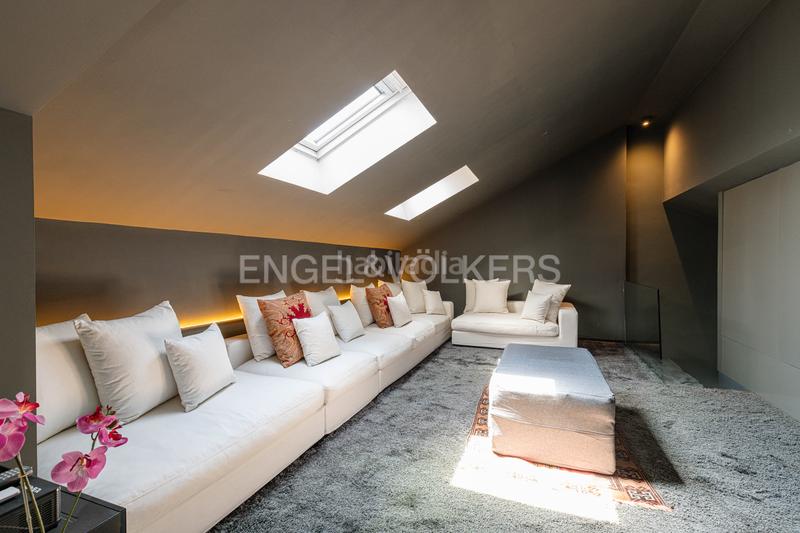 Foto 38c81ce2-17b3-4dca-8ea7-0eb434ac5b86. Maison avec chauffage parking piscine dans urbanización La Moraleja La Moraleja