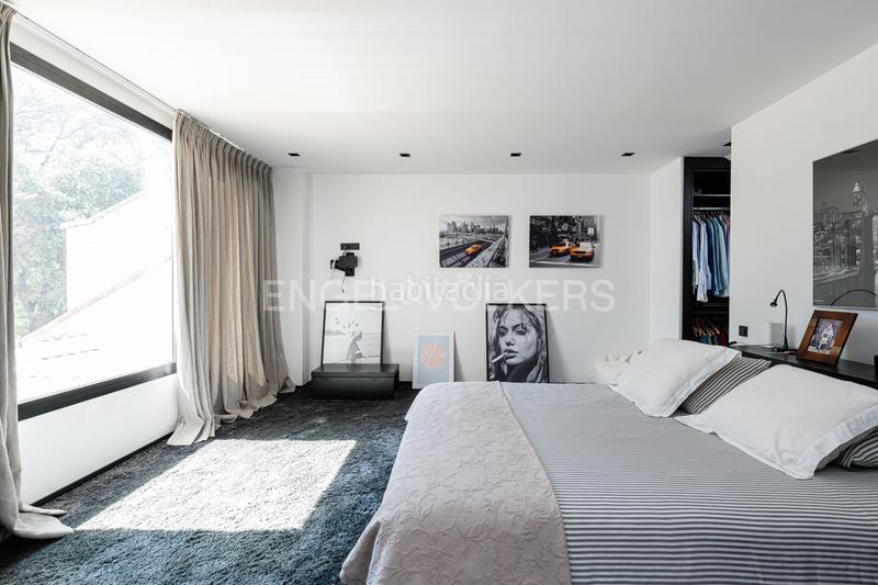 Foto 40b4347d-0eda-4456-8a87-3feb2e873b5c. Maison avec chauffage parking piscine dans urbanización La Moraleja La Moraleja