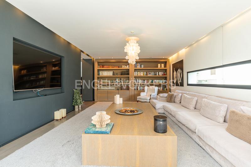 Foto 46f43d96-8a0e-43e3-9746-cd664ed9fb38. Maison avec chauffage parking piscine dans urbanización La Moraleja La Moraleja