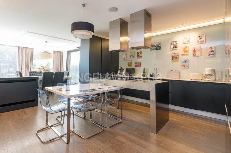 Foto 4d291f84-5649-484c-b2bc-bd162140d1b2. Maison avec chauffage parking piscine dans urbanización La Moraleja La Moraleja