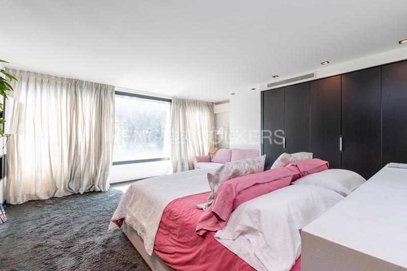 Foto 5c8ec053-395a-4ba7-9b03-03acfbaff2dd. Maison avec chauffage parking piscine dans urbanización La Moraleja La Moraleja