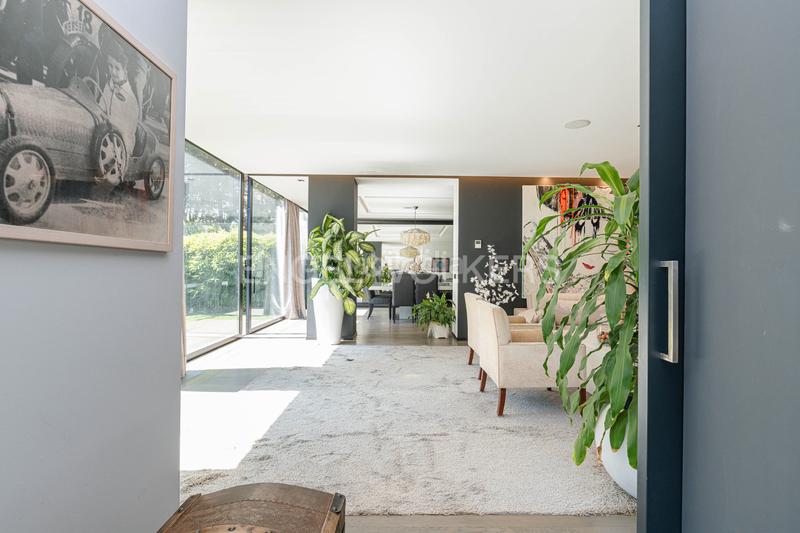 Foto c3ae8504-5a56-4594-893c-37c254de946c. Maison avec chauffage parking piscine dans urbanización La Moraleja La Moraleja