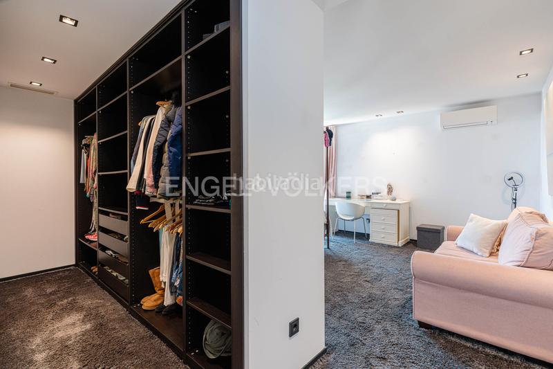 Foto df294d21-dd11-4bb2-b163-bedad2840481. Maison avec chauffage parking piscine dans urbanización La Moraleja La Moraleja